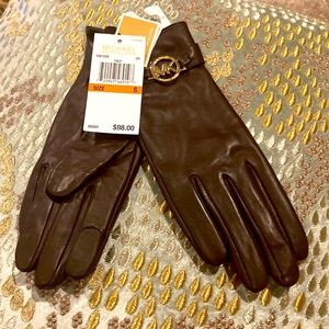 BN Michael Kors Signature Leather Gloves 🧤